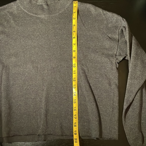 Jeanne Pierre Grey Turtleneck Sweater - L - Picture 4 of 5